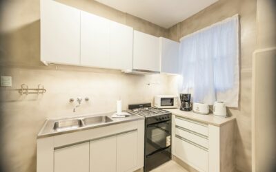 Guide to Cabinet Refacing in Sarasota for Small Kitchen Updates